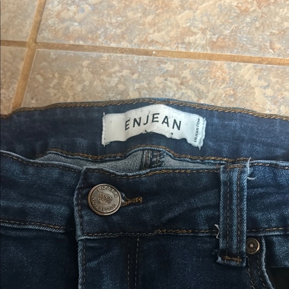 Classic Blue Women's Jeans - Picture 2 of 4